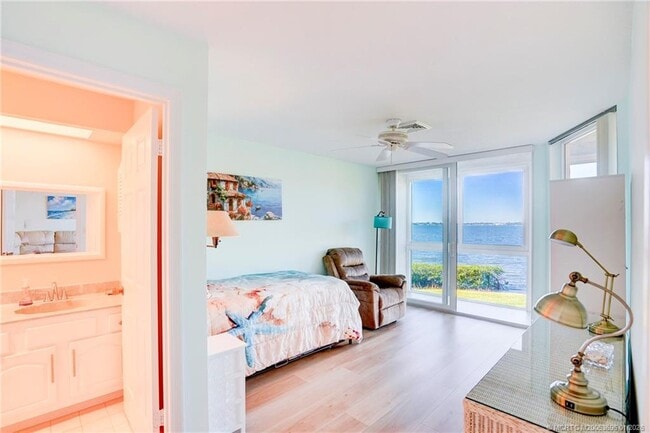 Building Photo - 2370 NE Ocean Blvd