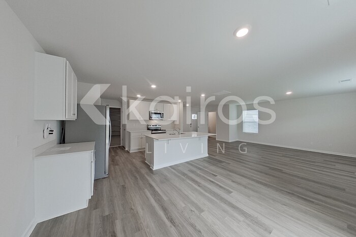 Building Photo - 135 Overstreet Way