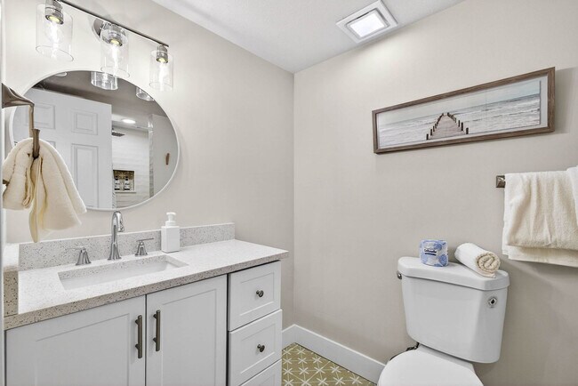 Building Photo - 153 Vista Hermosa Cir