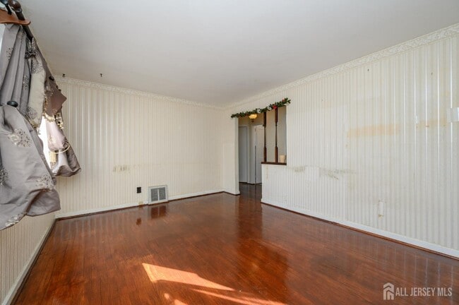 Building Photo - 1 Ovington Ave