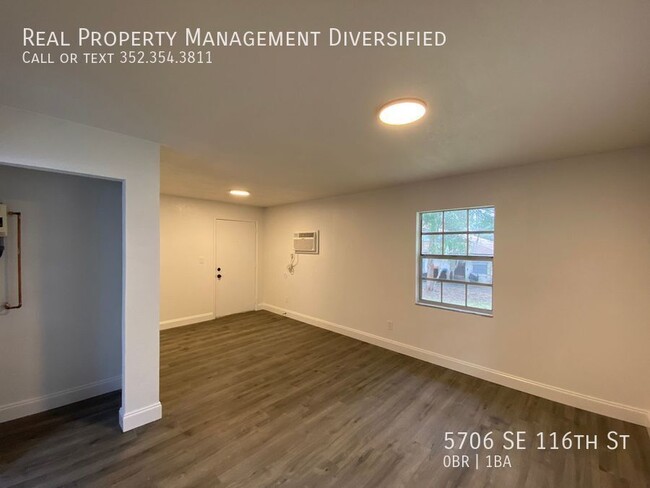 Building Photo - Newly renovated large studio apartment in ...