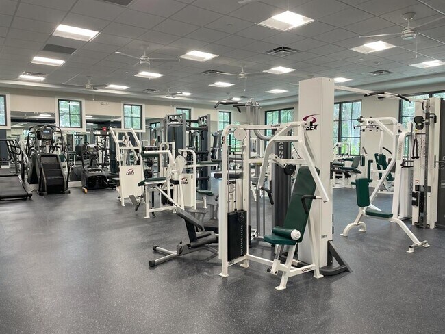 Building Photo - 5262 Wedgewood Ln