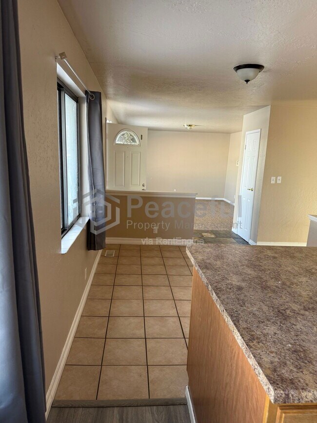 Building Photo - 2009 W Celia Way