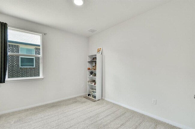 Building Photo - 116 Charles Trl