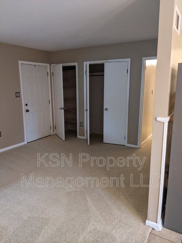 Building Photo - 412 Barnhill Dr
