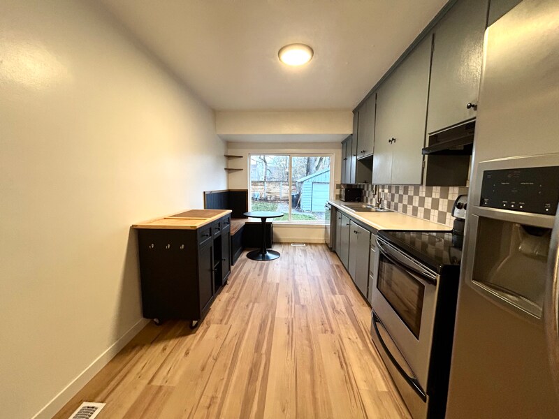 Building Photo - 326 Gregson Ave S