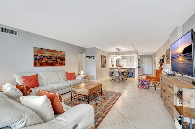 Building Photo - 3420 S Ocean Blvd