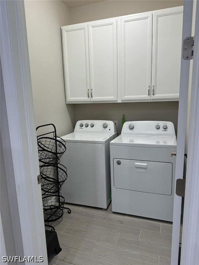 Building Photo - 1171 Tranquil Brk Dr