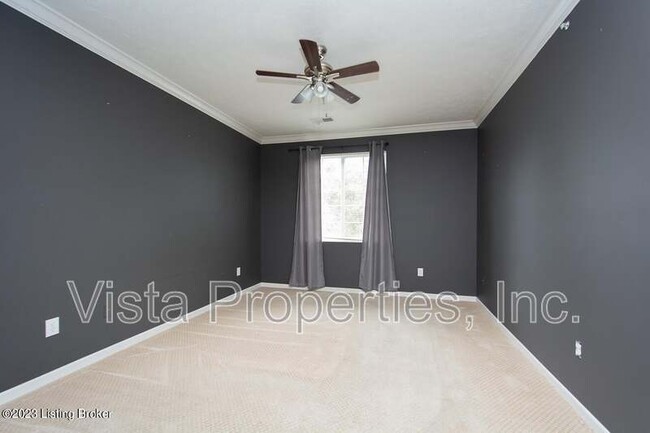 Building Photo - 2704 Bradford Commons Dr