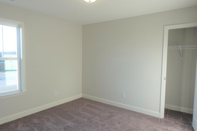 Building Photo - 2704 Millhone Dr