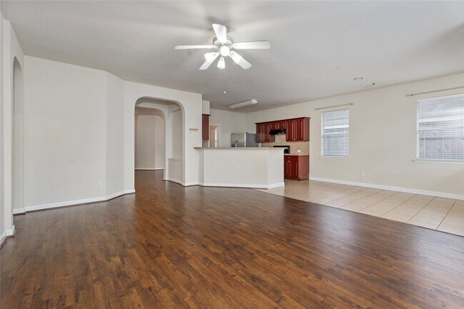 Building Photo - 407 Livingstone Ln
