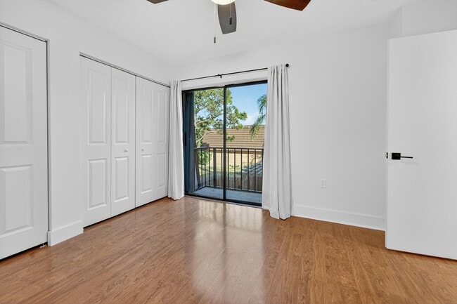 Building Photo - 1520 15th Ln