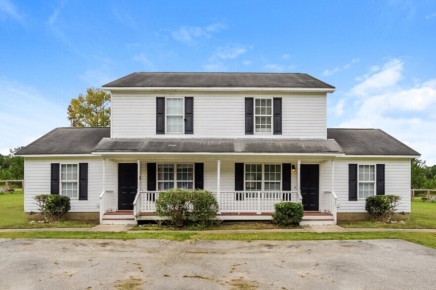 Primary Photo - 33 35 Brantley Cir