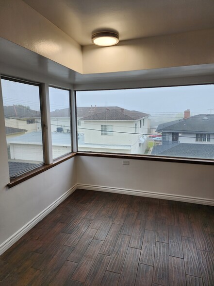 Kitchen Dining Area with Views of the City - 5014 W 58th Pl