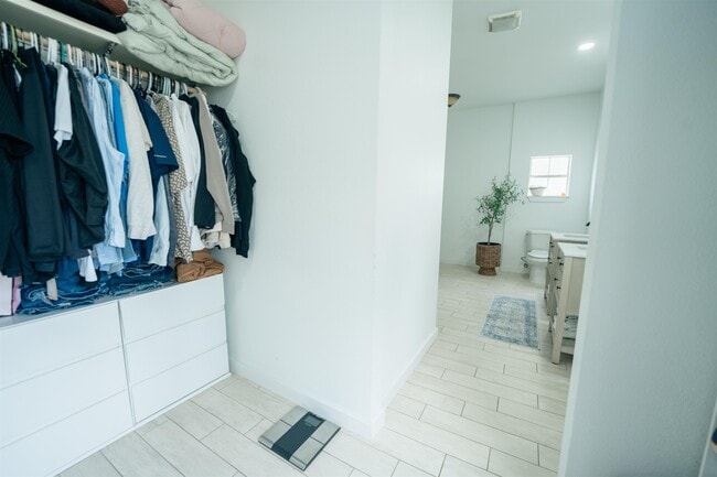 Building Photo - 1502 White Tail Ln