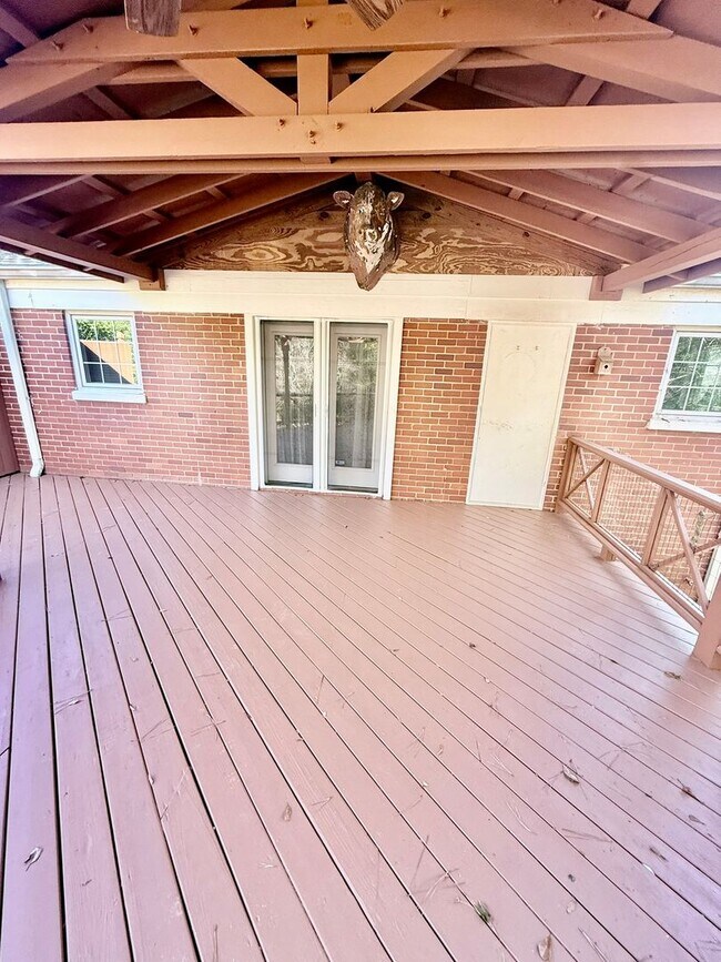 Building Photo - 130-140 Marion Dr