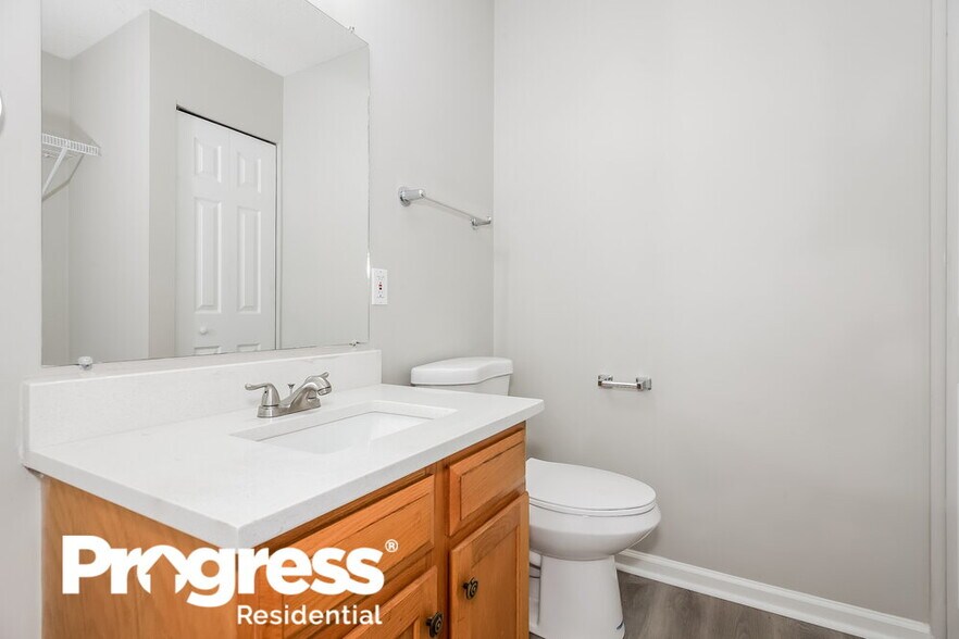 Building Photo - 201 Linville Ct