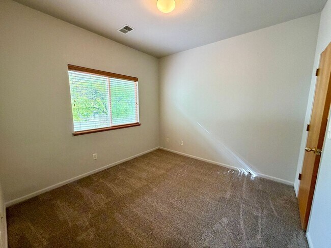 Building Photo - 950 52nd Ave Ct