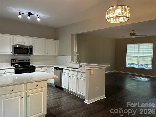 Building Photo - 6613 Rothchild Dr