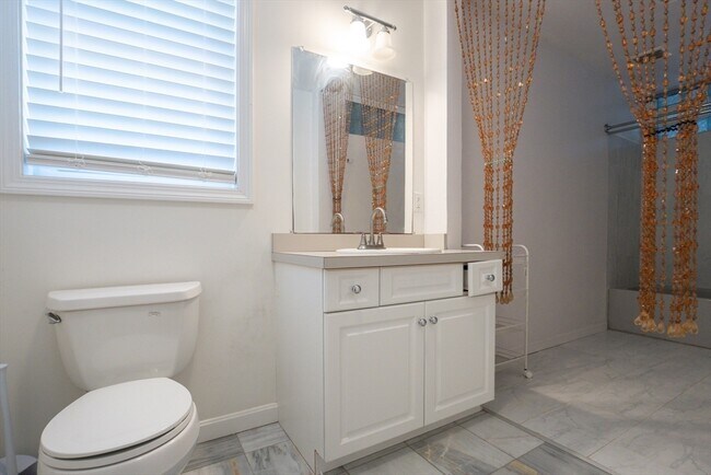 Building Photo - 30 Briarcliff Dr