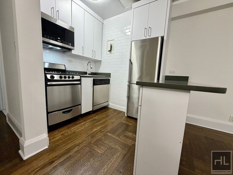 Building Photo - EAST 38 STREET