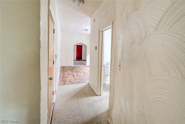 Building Photo - 3467 E 149th St