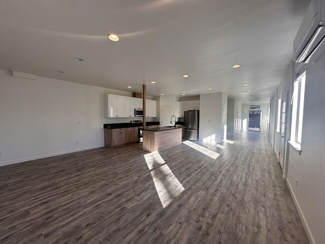 Building Photo - 20611 Independence Way