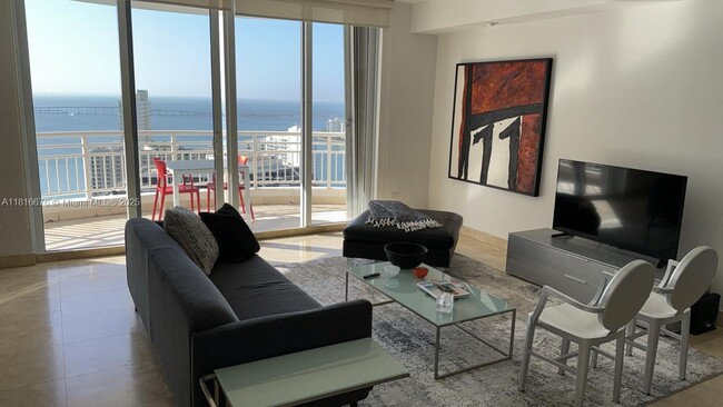Building Photo - 848 Brickell Key Dr