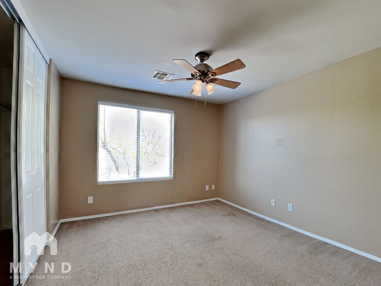 Building Photo - 4732 W Dill Ave