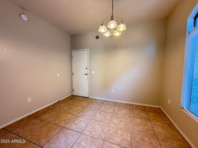 Building Photo - 2150 E Bell Rd