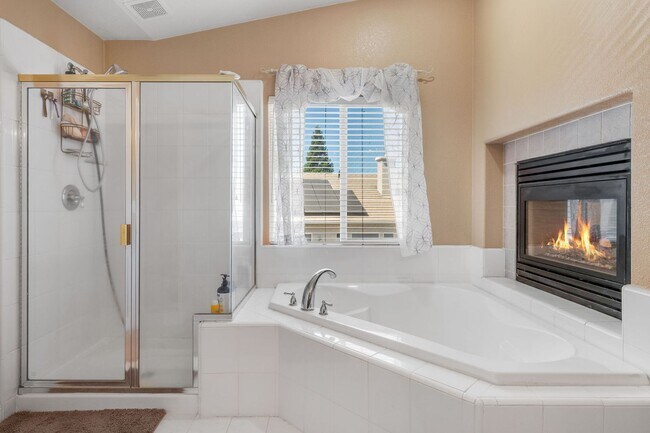 Building Photo - 4011 Prairie Falcon Dr