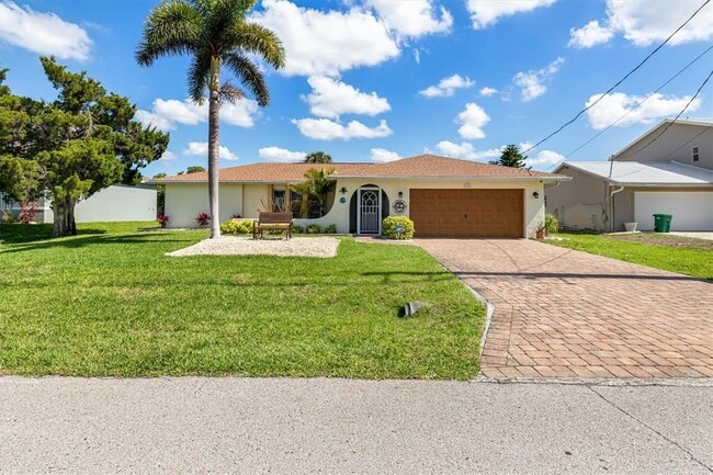 Building Photo - 2220 Broad Ranch Dr