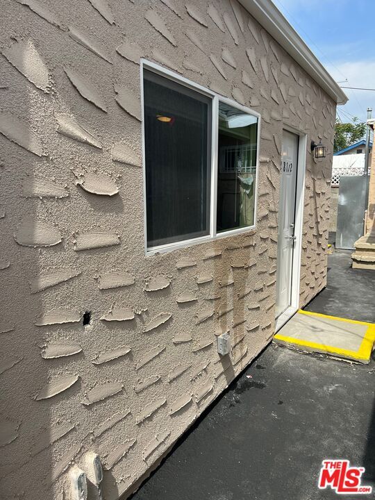 Building Photo - 228 E Ave 42