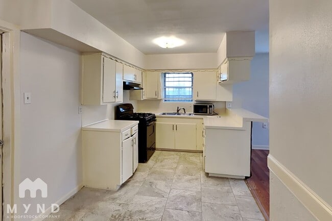 Building Photo - 4310 Boynton Dr