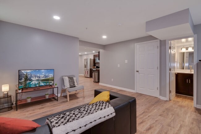 Building Photo - 9120 Banleigh Ln
