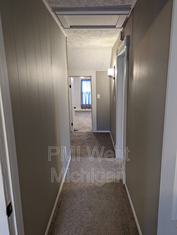 Building Photo - 144 Page St NE