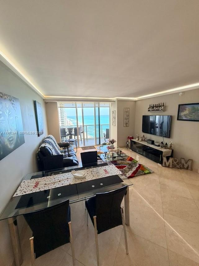 Building Photo - 1830 S Ocean Dr