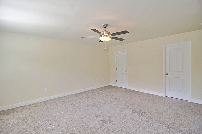 Building Photo - 711 Mill Creek Cir