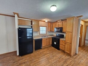 Building Photo - 3 Spruce Ln