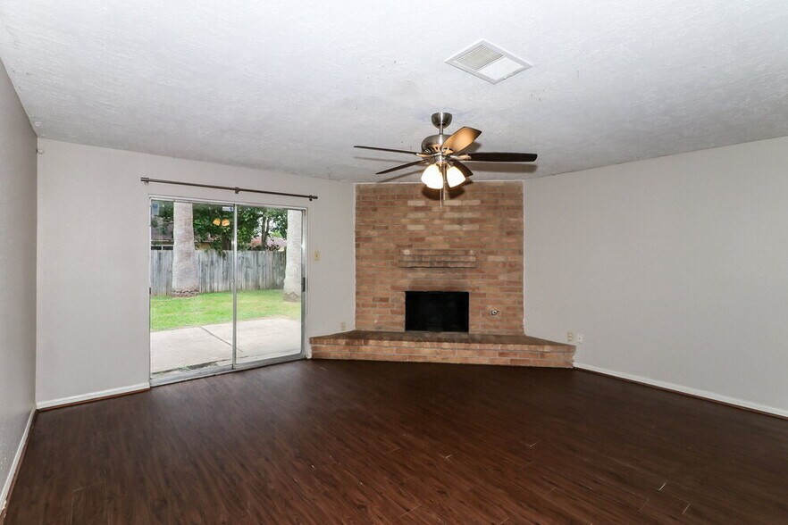 Building Photo - 6527 La Violetta Dr