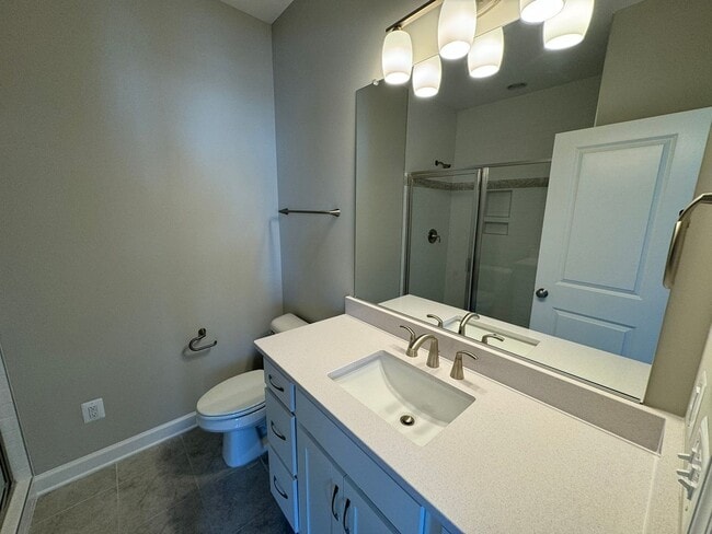 Building Photo - Townhouse for Rent in Preston Lake
