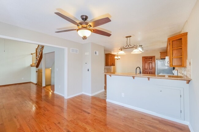 Building Photo - Shawnee Townhome with Tree Line Views and Three Levels of Living