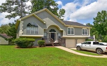 Building Photo - 2582 Candler Way
