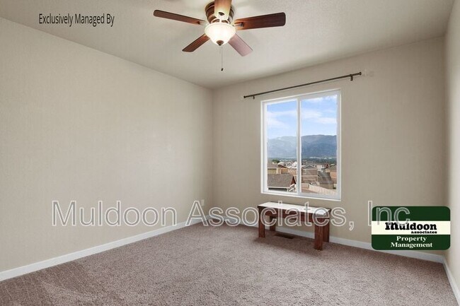 Building Photo - 1330 Antrim Loop