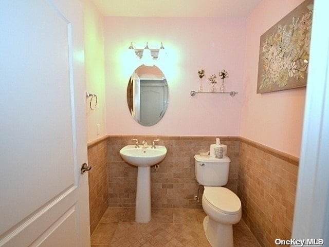 Building Photo - 28 Della Dr