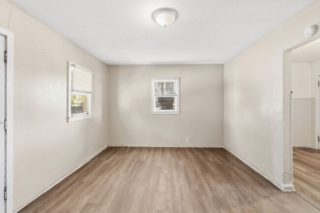 Building Photo - 207 N Santa Fe Ave
