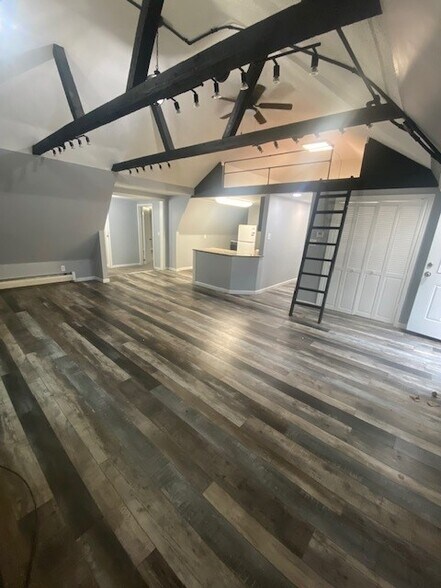 Building Photo - 2667 Wehrle Dr