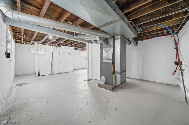 Building Photo - 3685 E 149th St