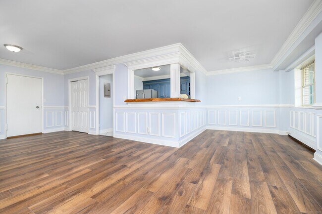 Building Photo - 25 Cartright St