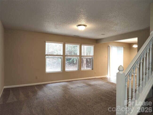 Building Photo - 2038 Dunsmore Ln